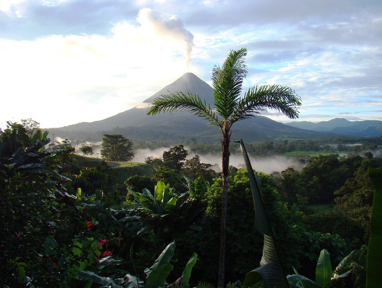 Costa Rica view junge and volcano